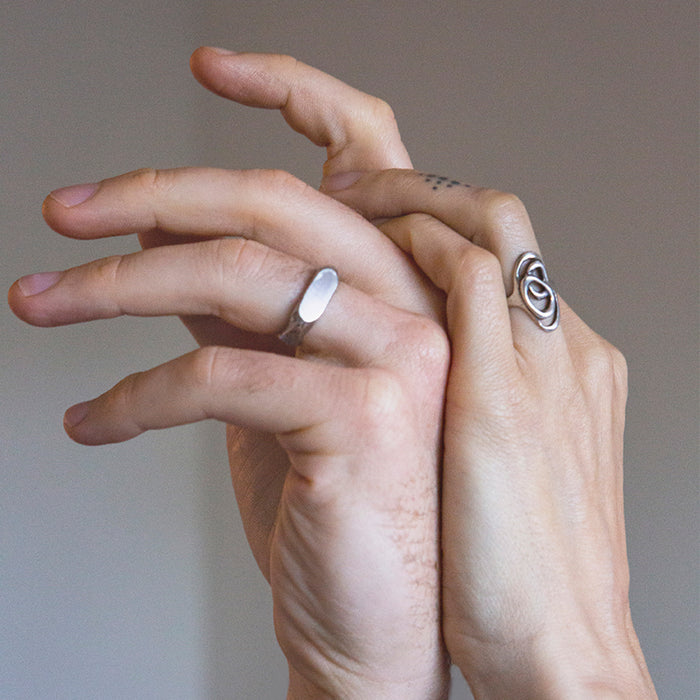 Men’s Thin Signet Ring